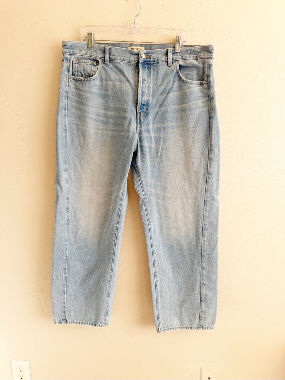 Madewell Pieced Barrel-Leg Jeans light wash size 33T